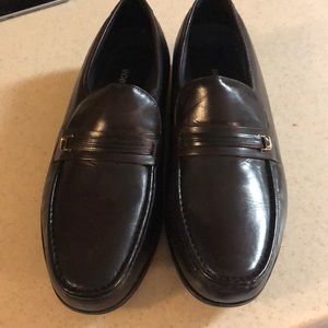 Men’s dress shoes